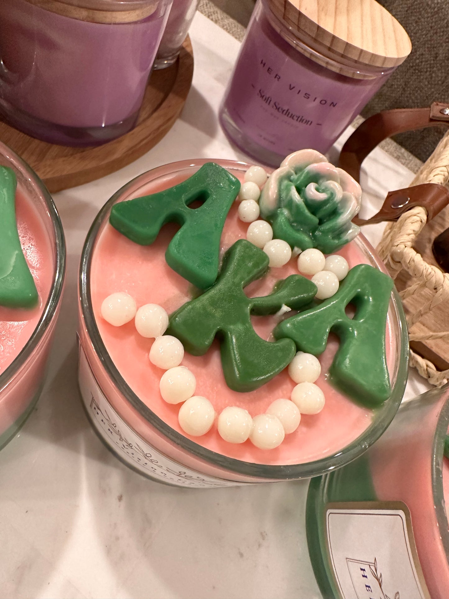 HER Vision – Pretty & Poised